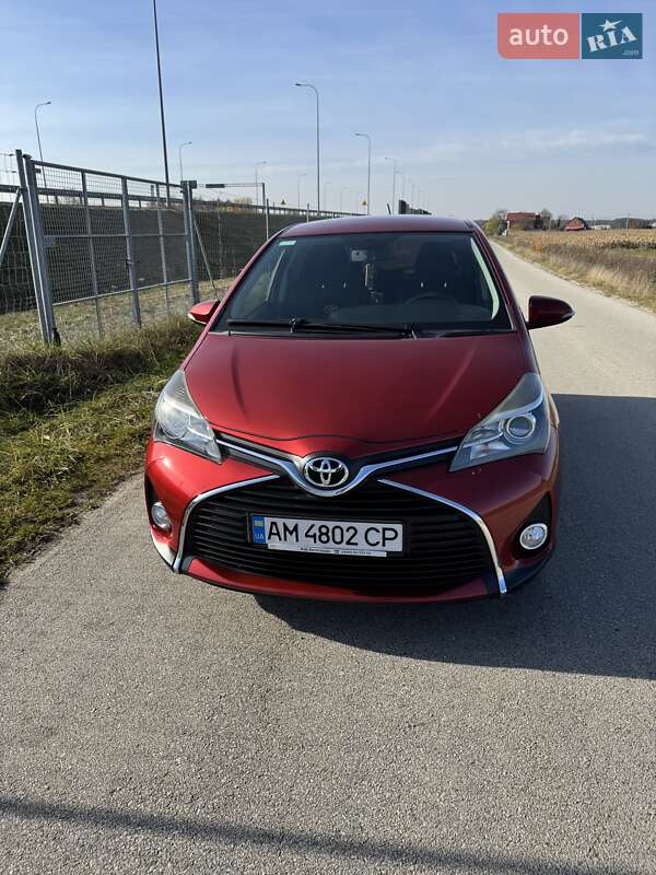 Хэтчбек Toyota Yaris 2014 в Черняхове
