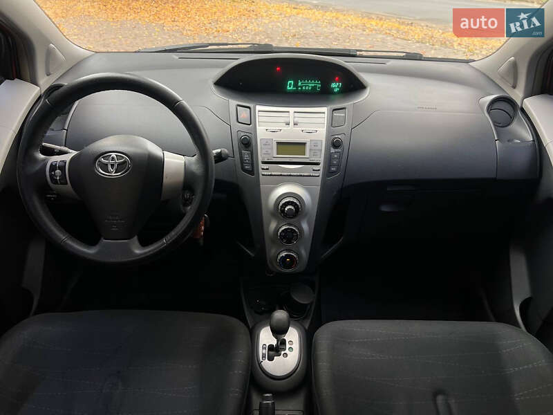 Хетчбек Toyota Yaris 2006 в Одесі