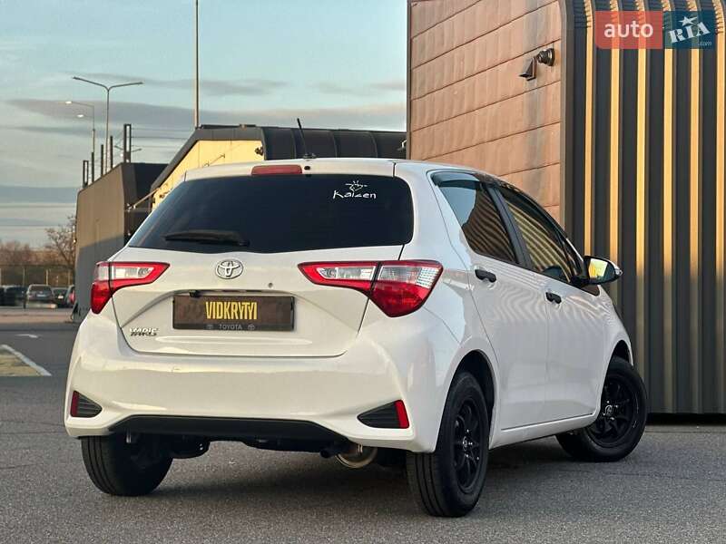 Хэтчбек Toyota Yaris 2018 в Киеве