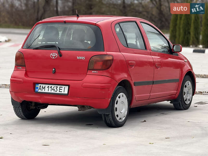 Хэтчбек Toyota Yaris 2003 в Звягеле