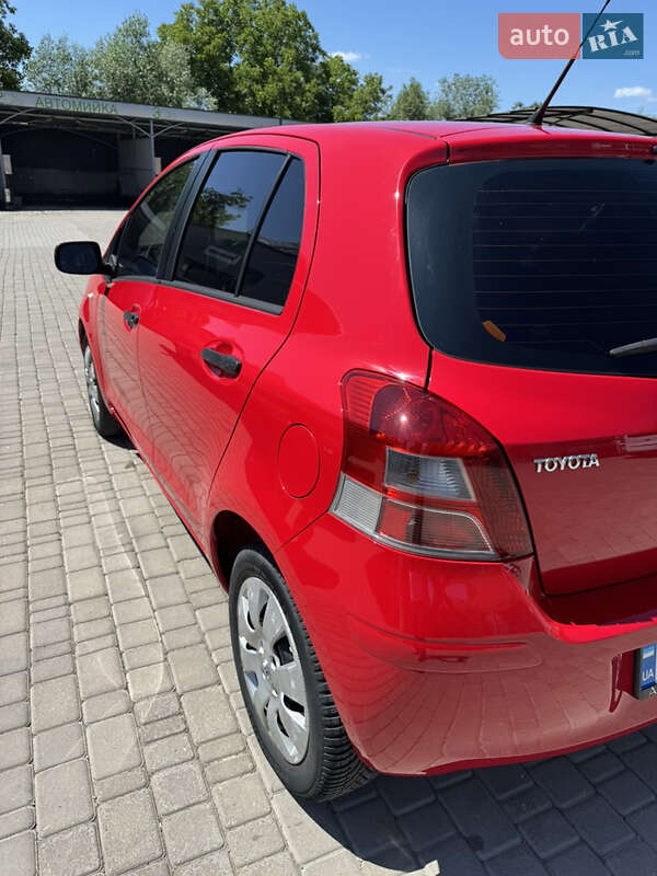 Седан Toyota Yaris 2011 в Хотине фото 5 Седан Toyota Yaris 2011 в Хотине