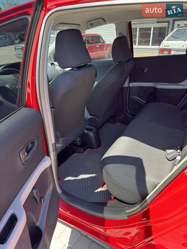 Седан Toyota Yaris 2011 в Хотине фото 8 Седан Toyota Yaris 2011 в Хотине