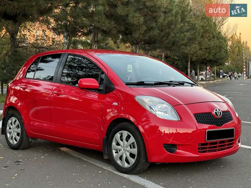 Хэтчбек Toyota Yaris 2008 в Одессе