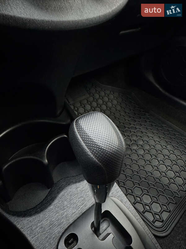 Хэтчбек Toyota Yaris 2013 в Черновцах фото 27 Хэтчбек Toyota Yaris 2013 в Черновцах