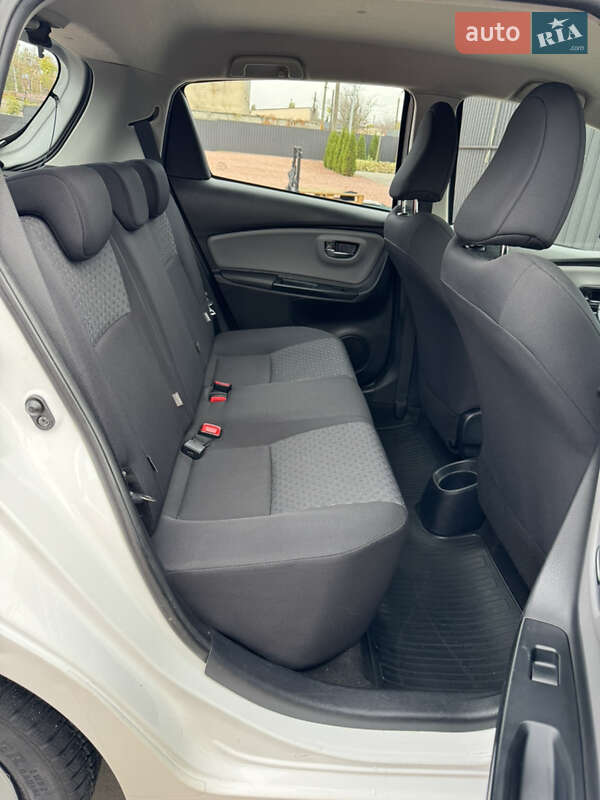 Хэтчбек Toyota Yaris 2015 в Одессе