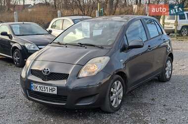 Хетчбек Toyota Yaris 2009 в Рівному