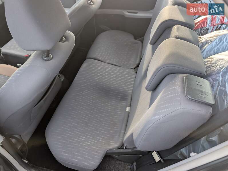 Хетчбек Toyota Yaris 2009 в Рівному