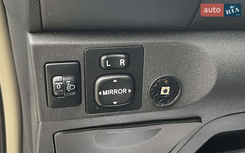 Хетчбек Toyota Yaris 2011 в Мукачевому