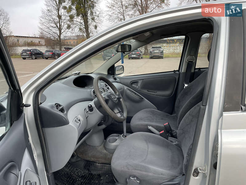 Хэтчбек Toyota Yaris 2001 в Ровно фото 12 Хэтчбек Toyota Yaris 2001 в Ровно