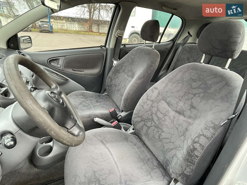 Хэтчбек Toyota Yaris 2001 в Ровно фото 17 Хэтчбек Toyota Yaris 2001 в Ровно