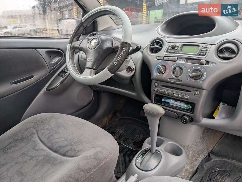Хэтчбек Toyota Yaris 2001 в Ровно фото 13 Хэтчбек Toyota Yaris 2001 в Ровно