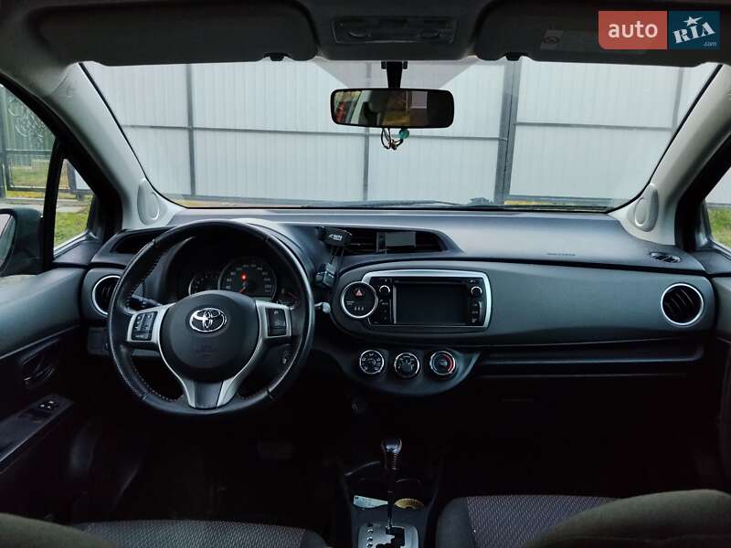 Хетчбек Toyota Yaris 2011 в Львові