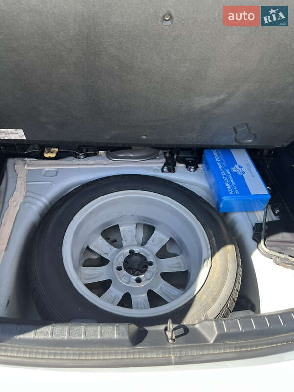 Хэтчбек Toyota Yaris 2014 в Львове фото 14 Хэтчбек Toyota Yaris 2014 в Львове