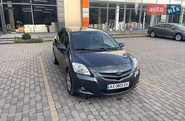 Седан Toyota Yaris 2007 в Хмельницком