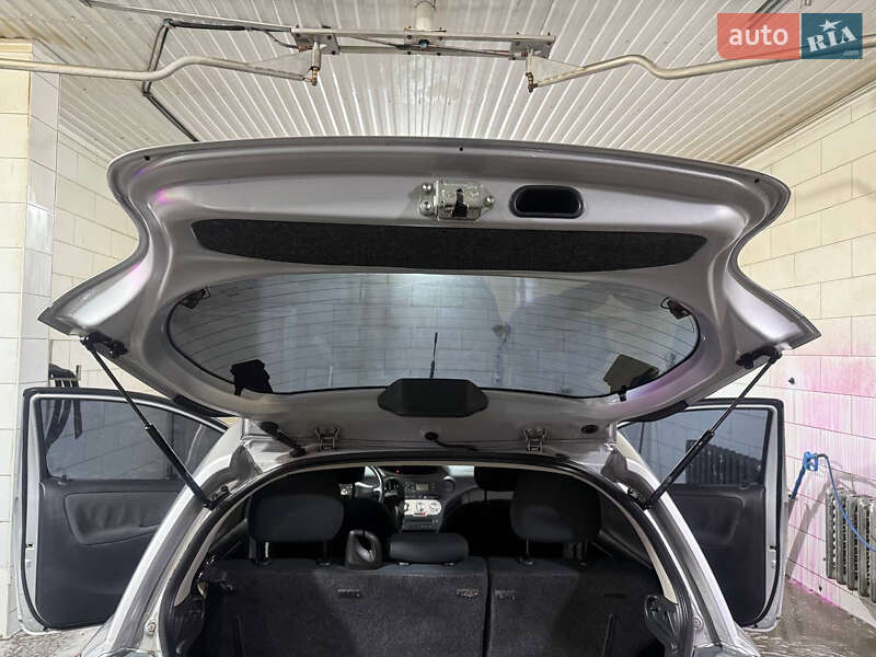 Хэтчбек Toyota Yaris 2004 в Красилове фото 16 Хэтчбек Toyota Yaris 2004 в Красилове