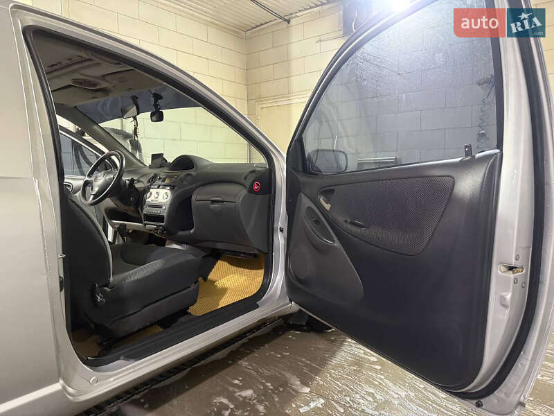 Хэтчбек Toyota Yaris 2004 в Красилове фото 20 Хэтчбек Toyota Yaris 2004 в Красилове