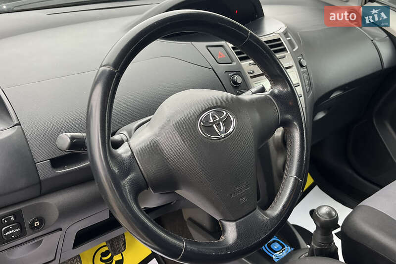Хетчбек Toyota Yaris 2011 в Стрию фото 12 Хетчбек Toyota Yaris 2011 в Стрию