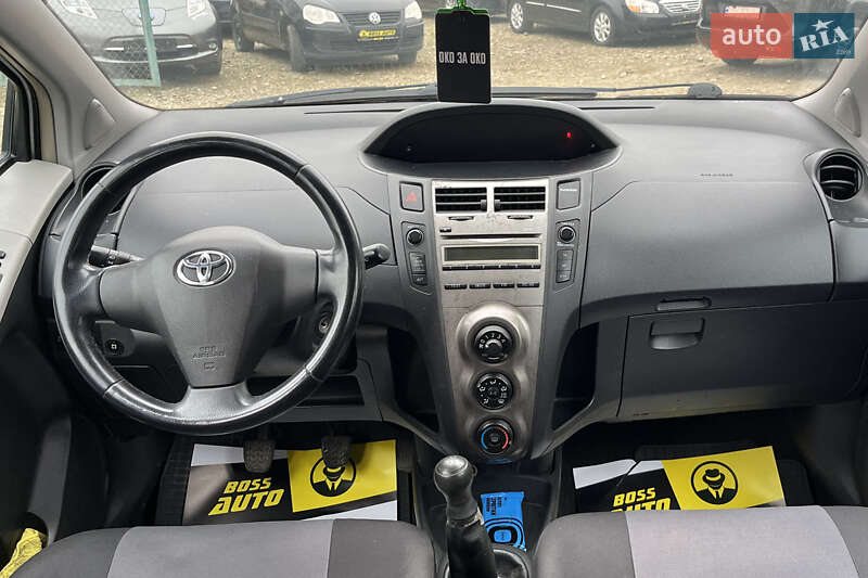 Хетчбек Toyota Yaris 2011 в Стрию фото 16 Хетчбек Toyota Yaris 2011 в Стрию