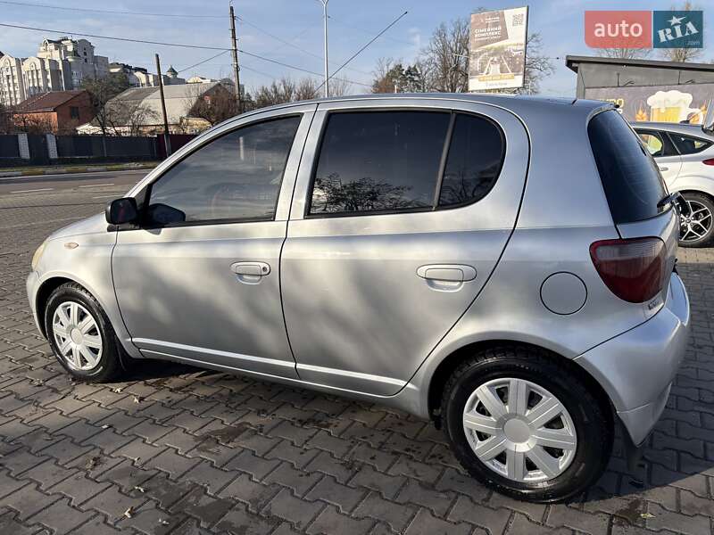 Хэтчбек Toyota Yaris 2002 в Ирпене