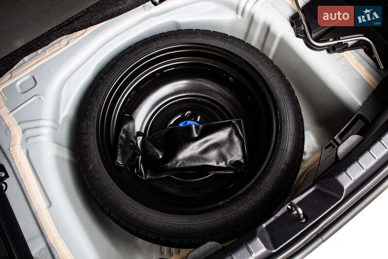 Хэтчбек Toyota Yaris 2017 в Львове фото 60 Хэтчбек Toyota Yaris 2017 в Львове