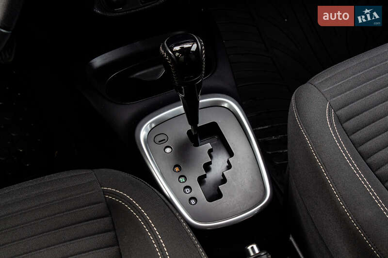 Хэтчбек Toyota Yaris 2017 в Львове фото 40 Хэтчбек Toyota Yaris 2017 в Львове