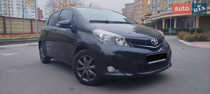 Хэтчбек Toyota Yaris 2012 в Киеве