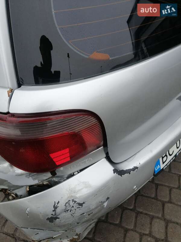 Хэтчбек Toyota Yaris 1999 в Львове