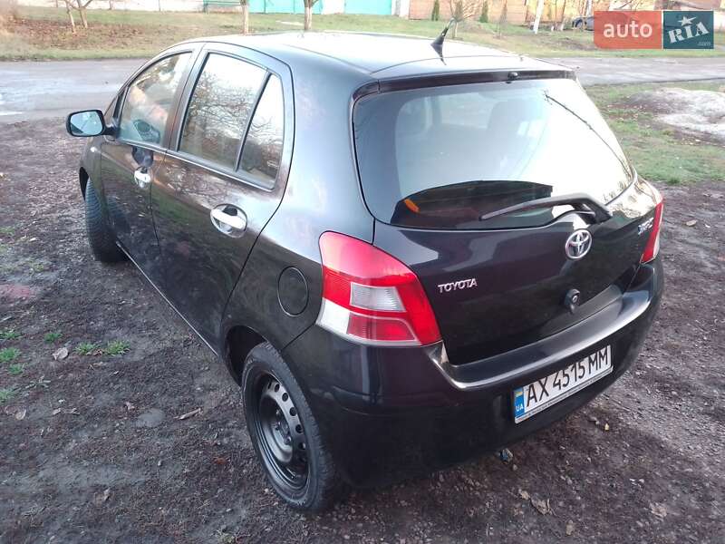 Хэтчбек Toyota Yaris 2010 в Харькове