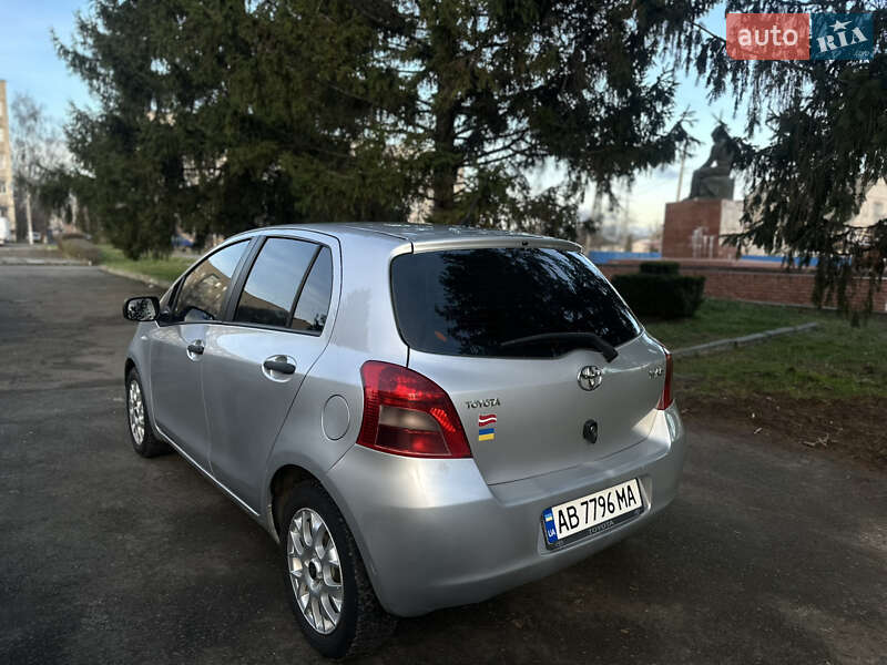 Хэтчбек Toyota Yaris 2007 в Тульчине