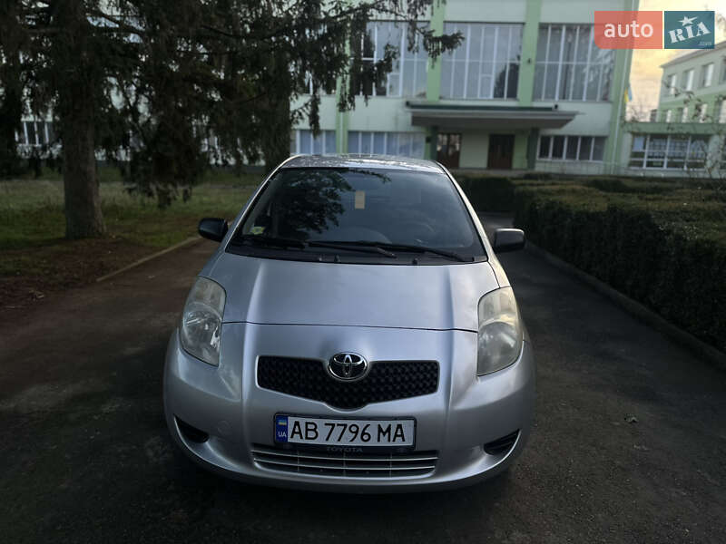 Хэтчбек Toyota Yaris 2007 в Тульчине