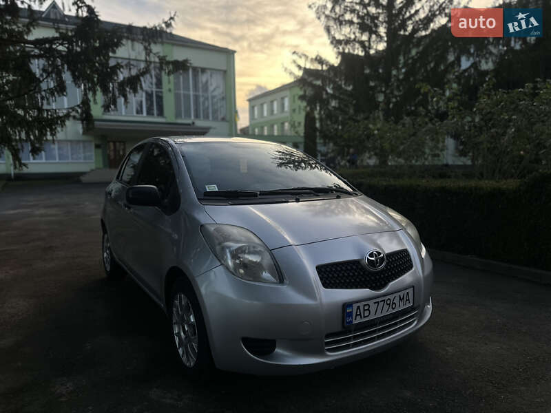 Хэтчбек Toyota Yaris 2007 в Тульчине