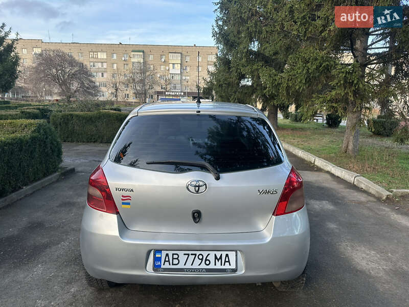 Хэтчбек Toyota Yaris 2007 в Тульчине