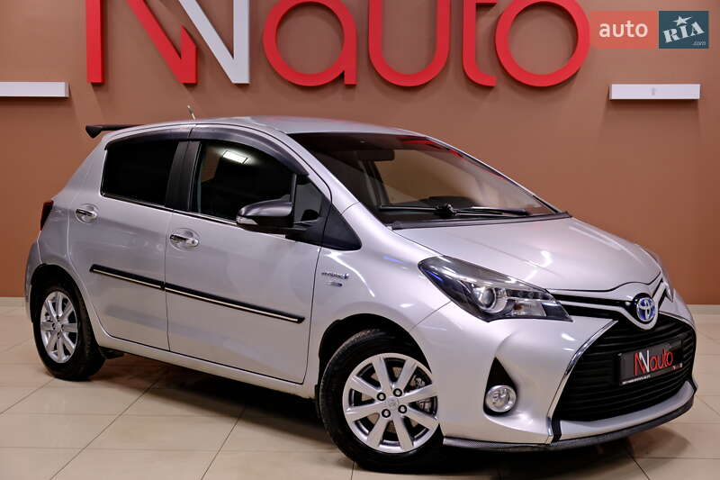Хэтчбек Toyota Yaris 2015 в Одессе