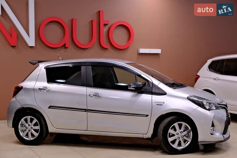 Хэтчбек Toyota Yaris 2015 в Одессе