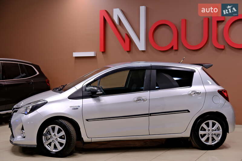 Хэтчбек Toyota Yaris 2015 в Одессе