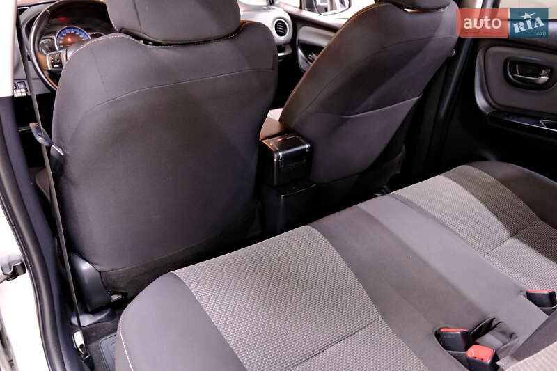 Хэтчбек Toyota Yaris 2015 в Одессе