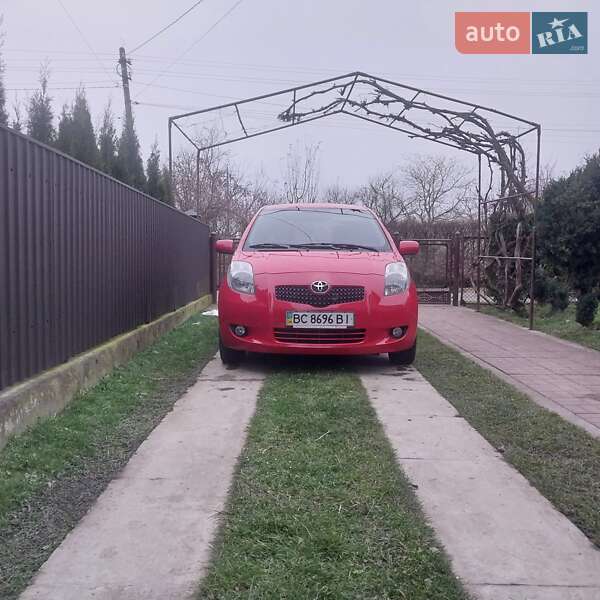 Хэтчбек Toyota Yaris 2008 в Стрые