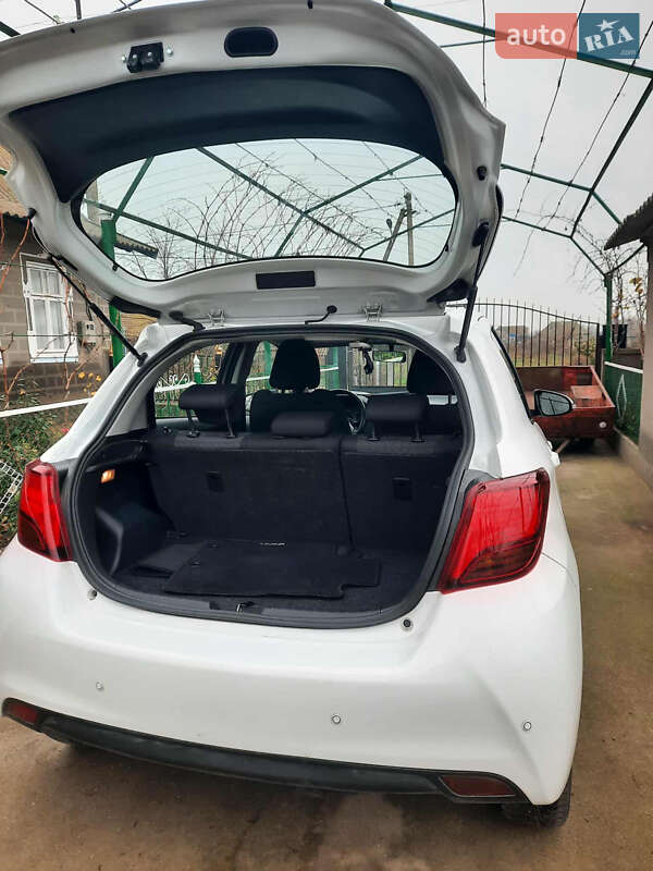 Хэтчбек Toyota Yaris 2016 в Одессе