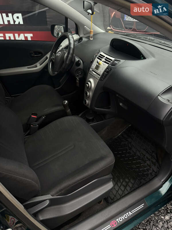 Хетчбек Toyota Yaris 2006 в Стрию