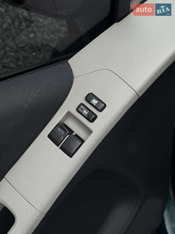 Хетчбек Toyota Yaris 2006 в Стрию