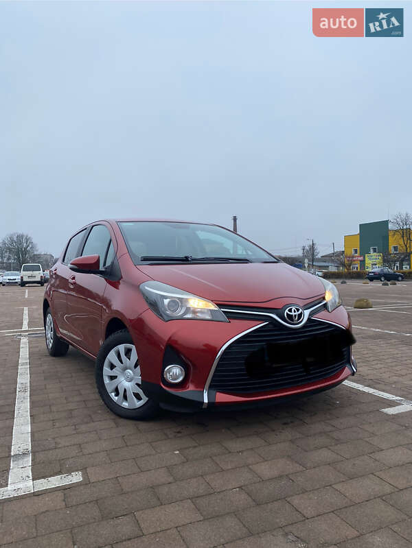 Хэтчбек Toyota Yaris 2014 в Житомире