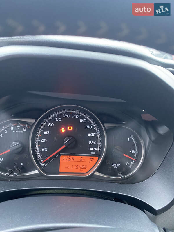 Хэтчбек Toyota Yaris 2014 в Житомире