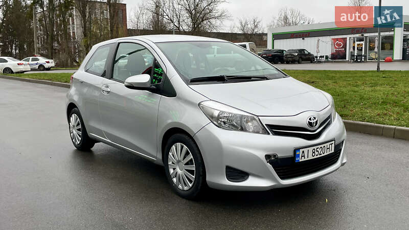 Хэтчбек Toyota Yaris 2011 в Житомире
