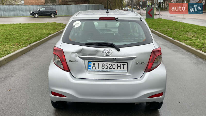Хэтчбек Toyota Yaris 2011 в Житомире