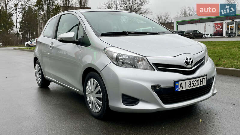 Хэтчбек Toyota Yaris 2011 в Житомире