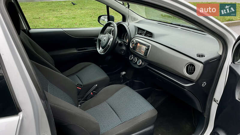 Хэтчбек Toyota Yaris 2011 в Житомире