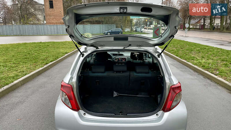 Хэтчбек Toyota Yaris 2011 в Житомире
