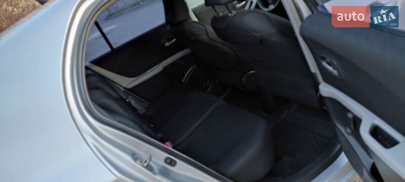 Хэтчбек Toyota Yaris 2006 в Одессе