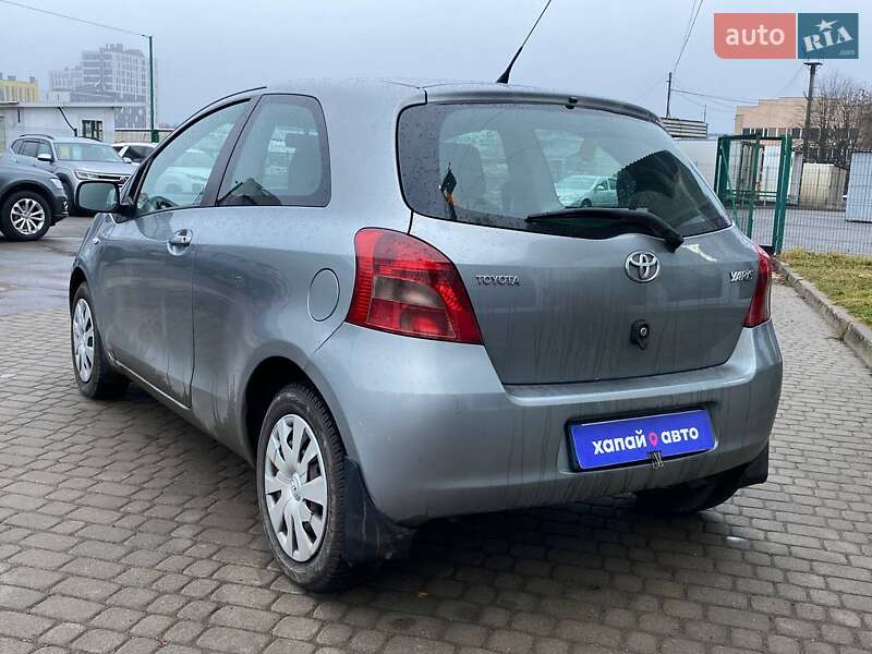 Хетчбек Toyota Yaris 2006 в Львові