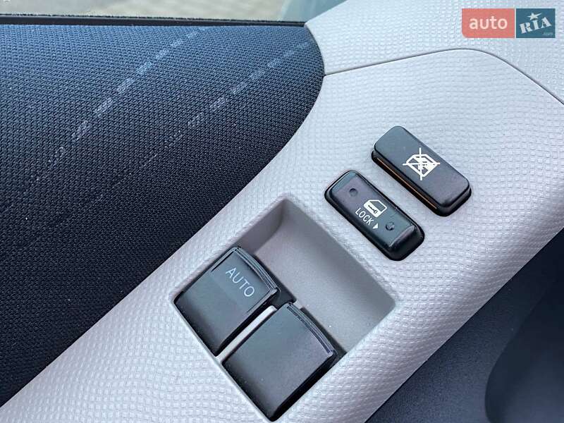 Хетчбек Toyota Yaris 2006 в Львові